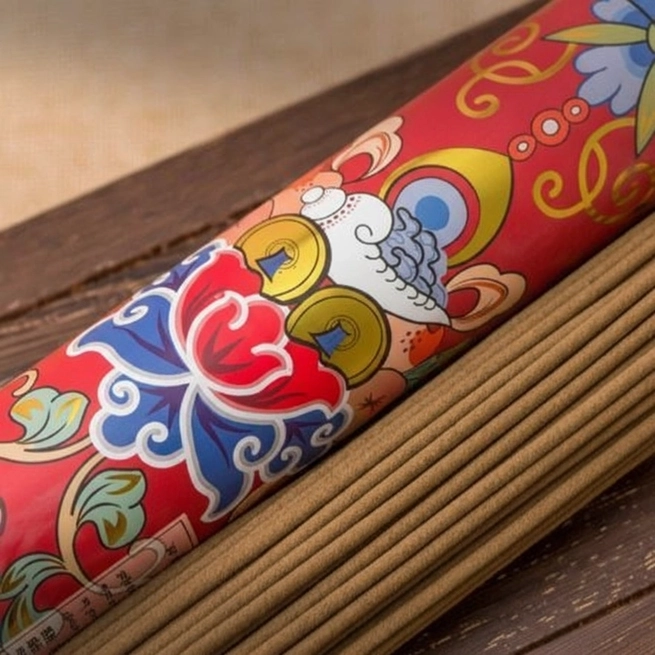 Close-up of Labrang Monastery Mahayana Incense, showing 3.5mm handcrafted texture.